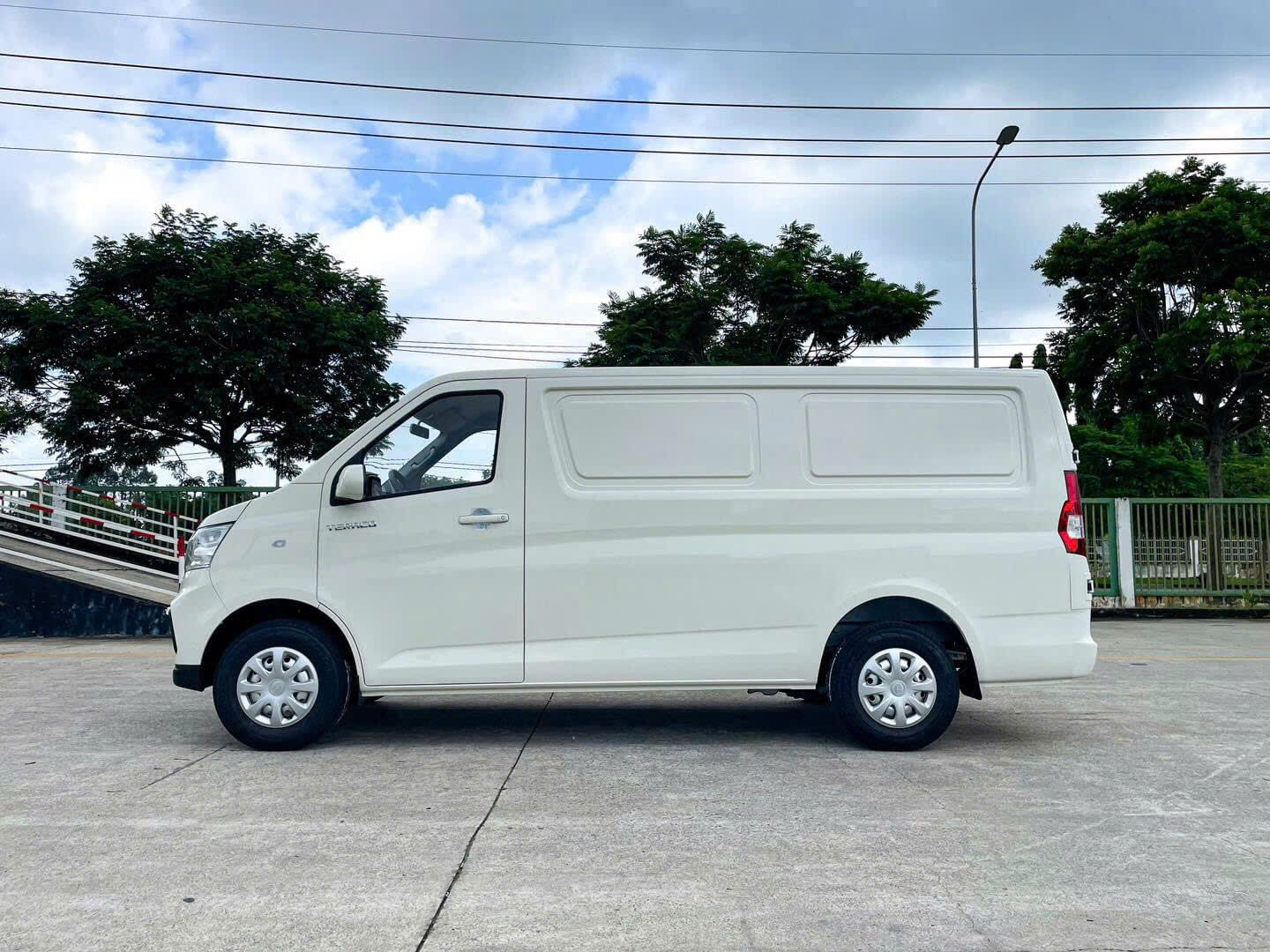 Tera V8 Giá Cập Nhật 2025: Đánh Giá Xe Tải Van Teraco Tại Otovan.vn